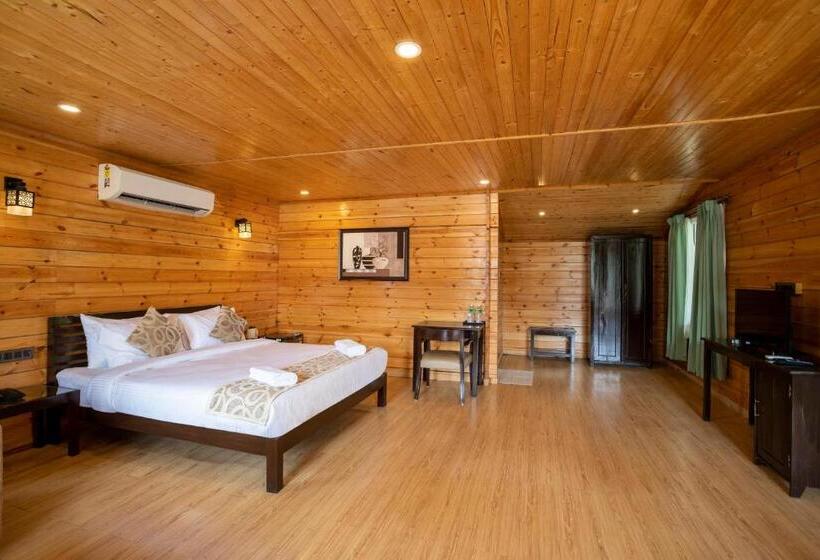 בית מלון כפרי Stone Wood Riverfront Resort, Siolim