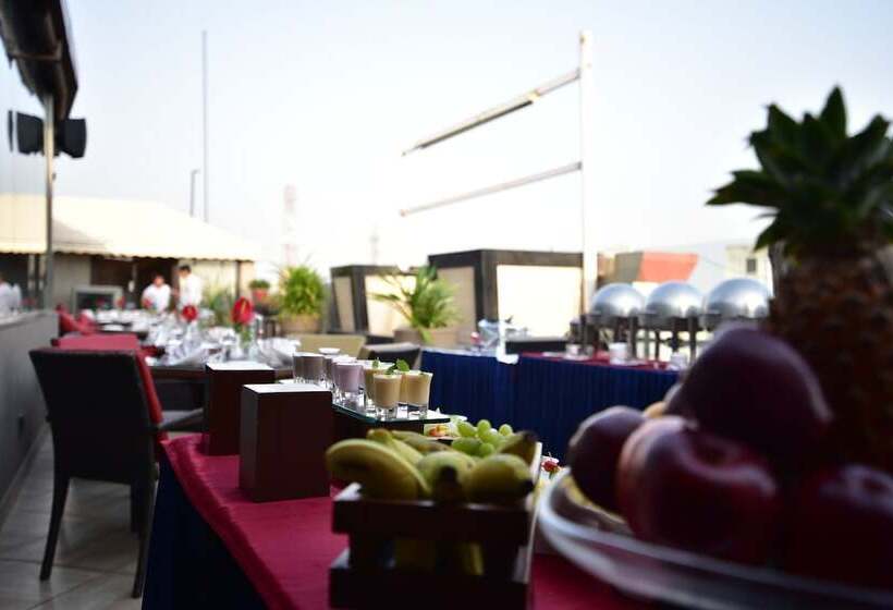 Отель Surya Plaza