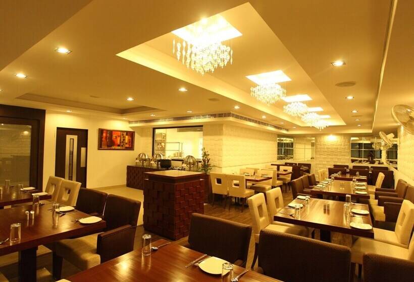 Отель Surya Plaza