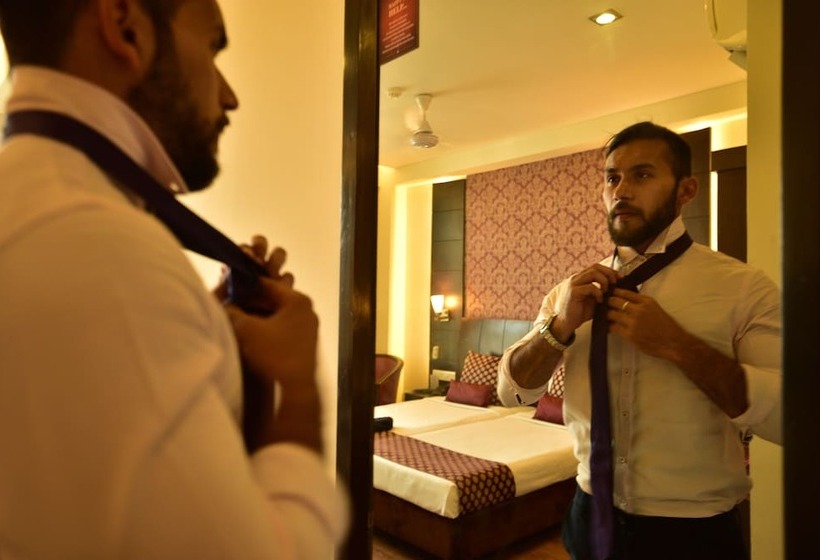 Отель Surya Plaza