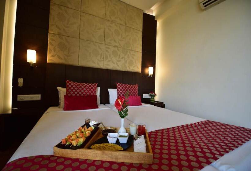 Отель Surya Plaza