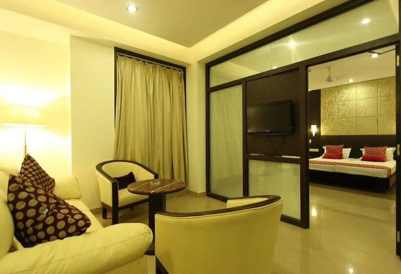 Отель Surya Plaza