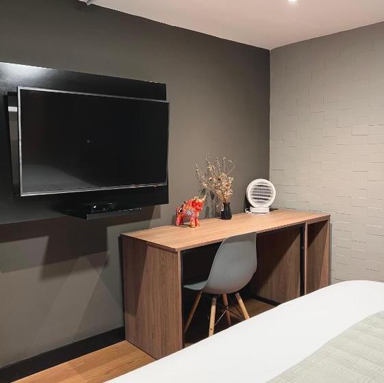 هتل The Lot Boutique