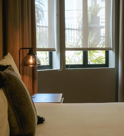 هتل The Lot Boutique