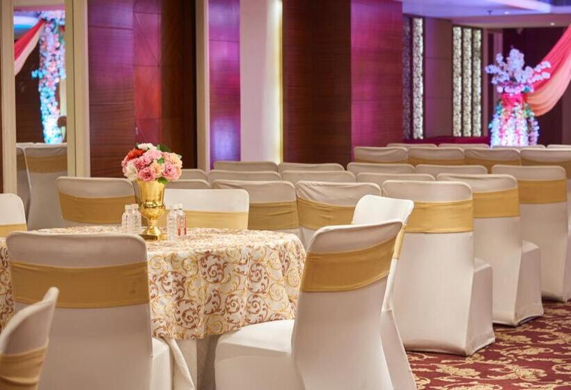 בית מלון כפרי The P L Palace Agra