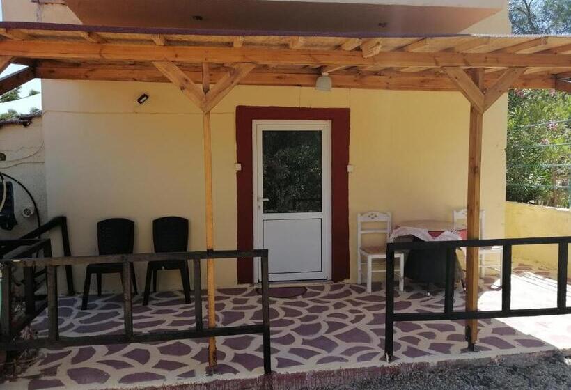 בית מלון כפרי Villa Costas   Popi