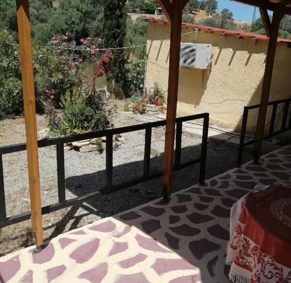 בית מלון כפרי Villa Costas   Popi