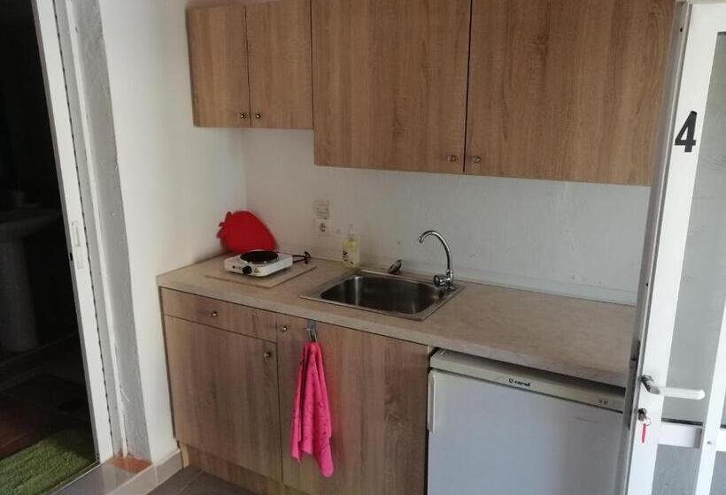 בית מלון כפרי Villa Costas   Popi