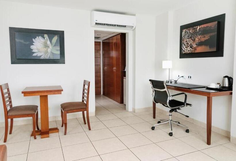 ホテル Costa Del Sol Wyndham Pucallpa