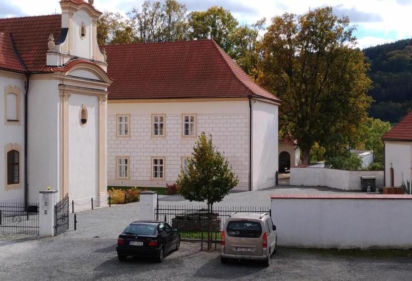 فندق Zamek Hradek U Susice