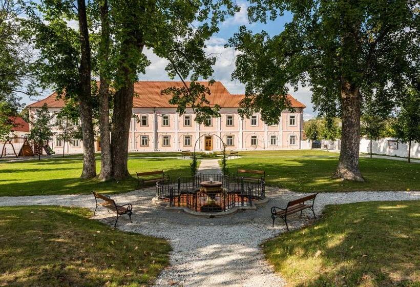 Отель Zamek Hradek U Susice