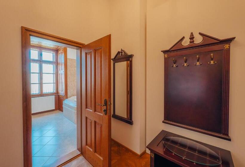 هتل Zamek Hradek U Susice