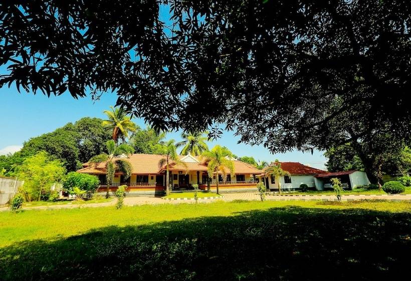 Пансион Baywatch Beach Resort