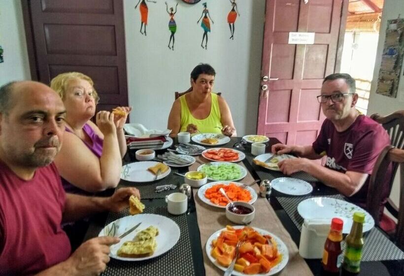 Пансион Baywatch Beach Resort