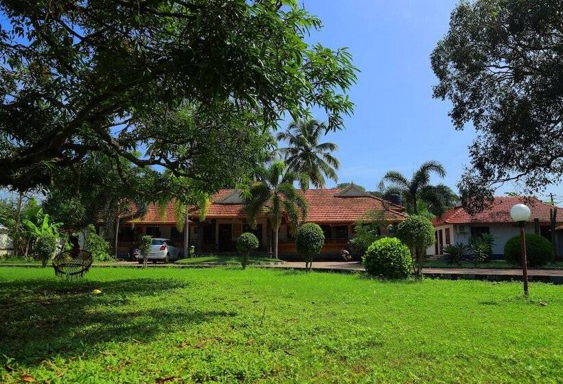 Пансион Baywatch Beach Resort