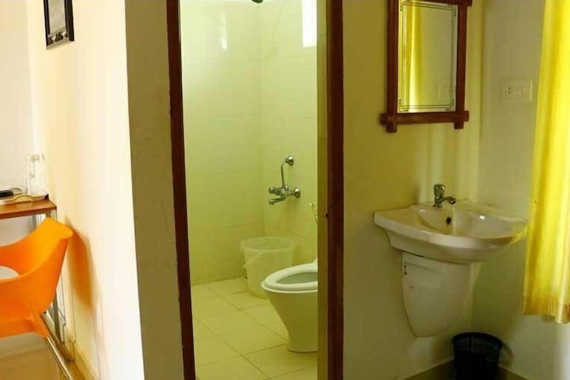 Пансион Baywatch Beach Resort