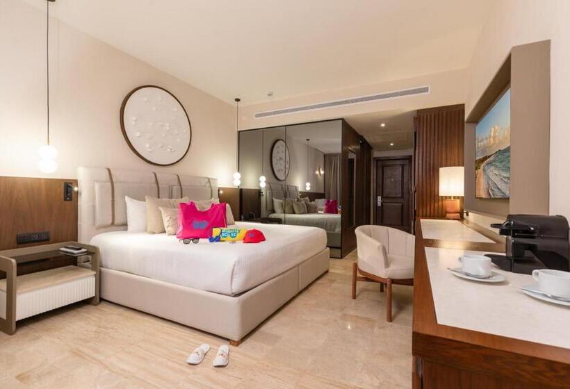 Family Selection at Grand Palladium Kantenah Resort & Spa - All Inclusive