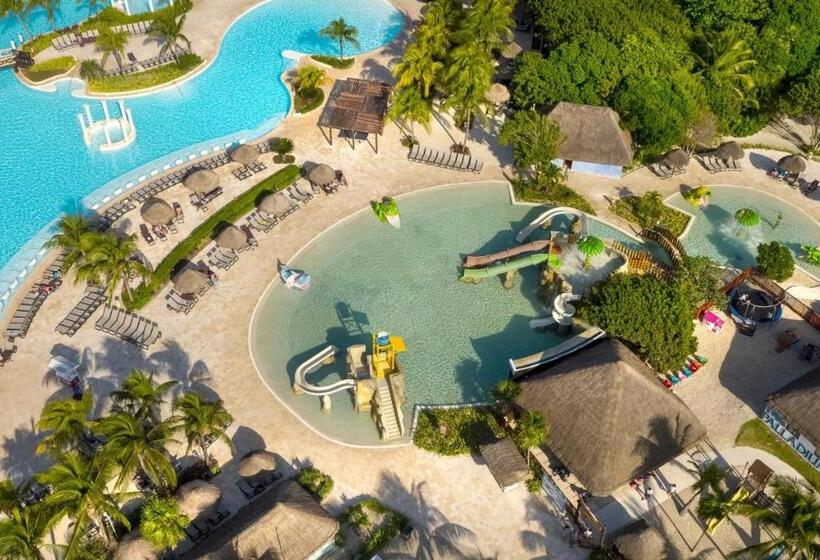 Family Selection at Grand Palladium Kantenah Resort & Spa - All Inclusive