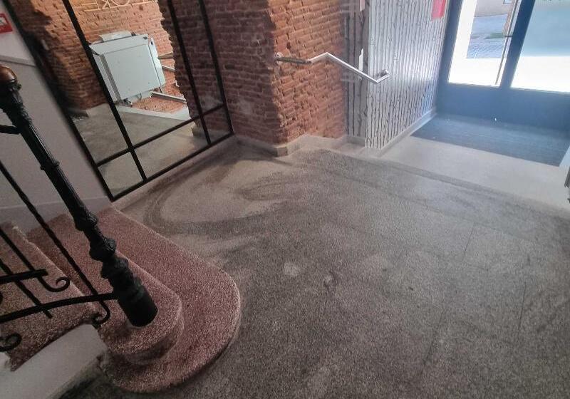 فندق Besalamanca