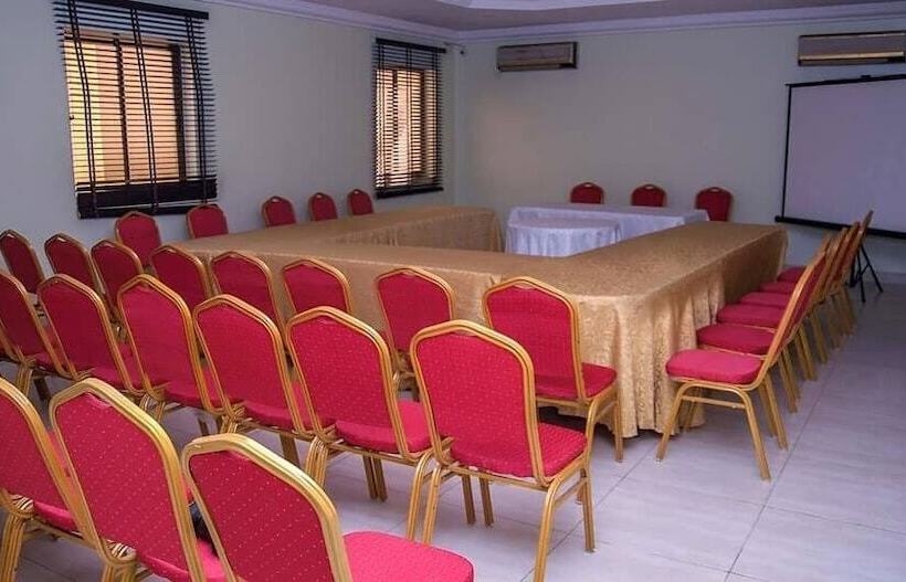 De Castle Hotels & Resort Enugu