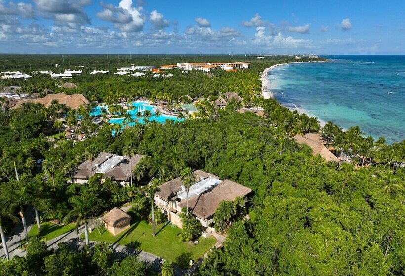 Family Selection at Grand Palladium Kantenah Resort & Spa - All Inclusive