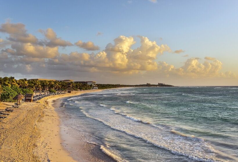 Family Selection at Grand Palladium Kantenah Resort & Spa - All Inclusive