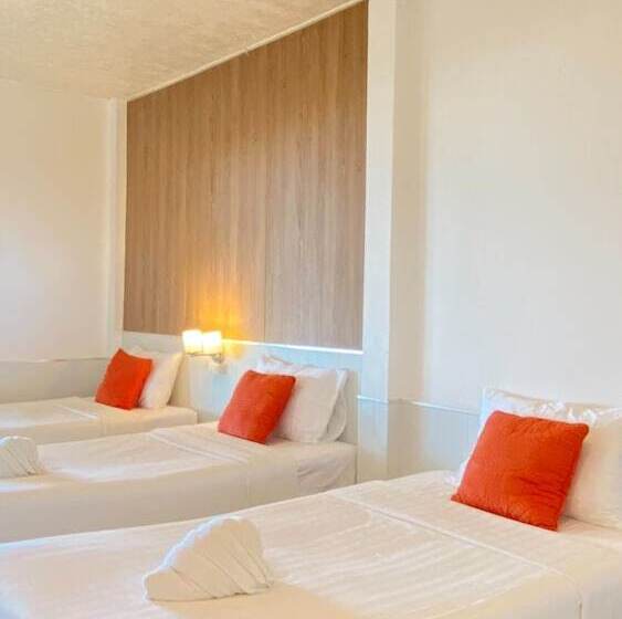 호텔 Laem Sing Natural Beach Resort