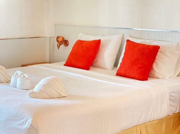 호텔 Laem Sing Natural Beach Resort