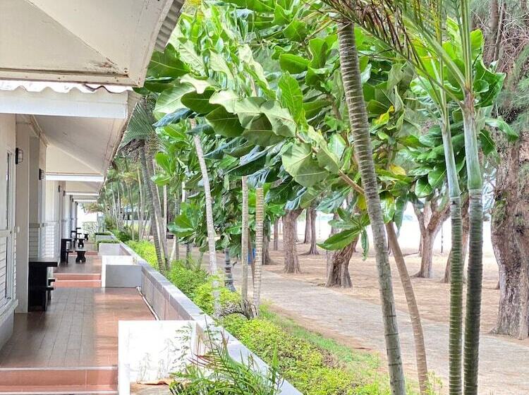 호텔 Laem Sing Natural Beach Resort