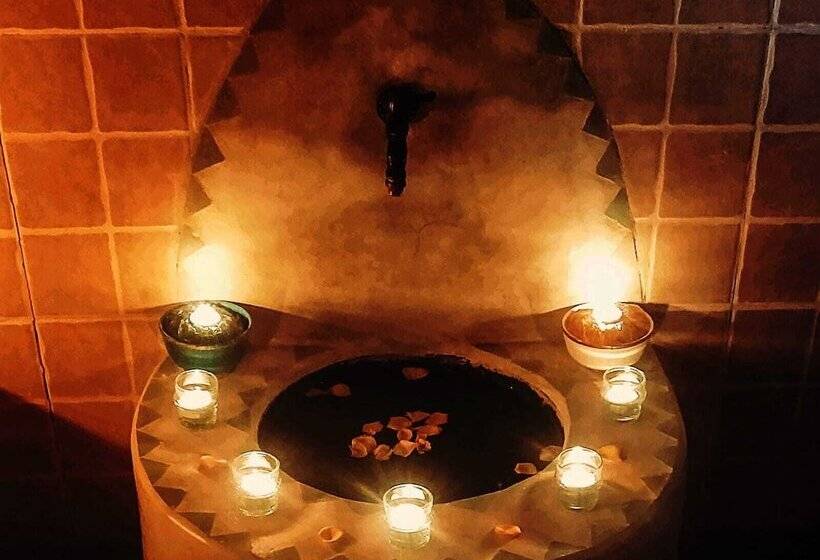 هتل Out Of Medina