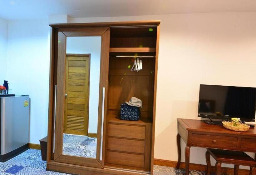 Отель The Indigo House Phrae