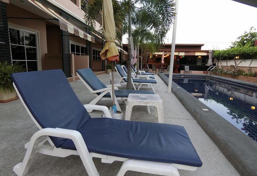 4 Palms Resort
