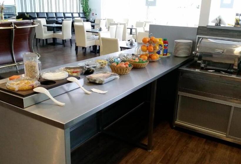 הוסטל Promohotel Slavie