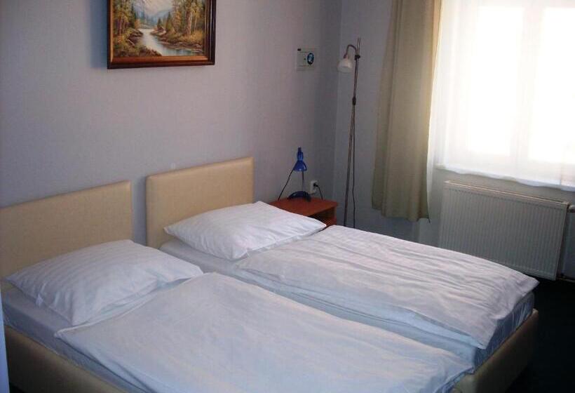 הוסטל Promohotel Slavie