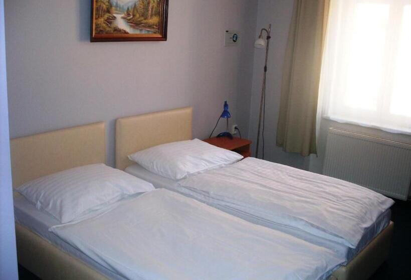 הוסטל Promohotel Slavie