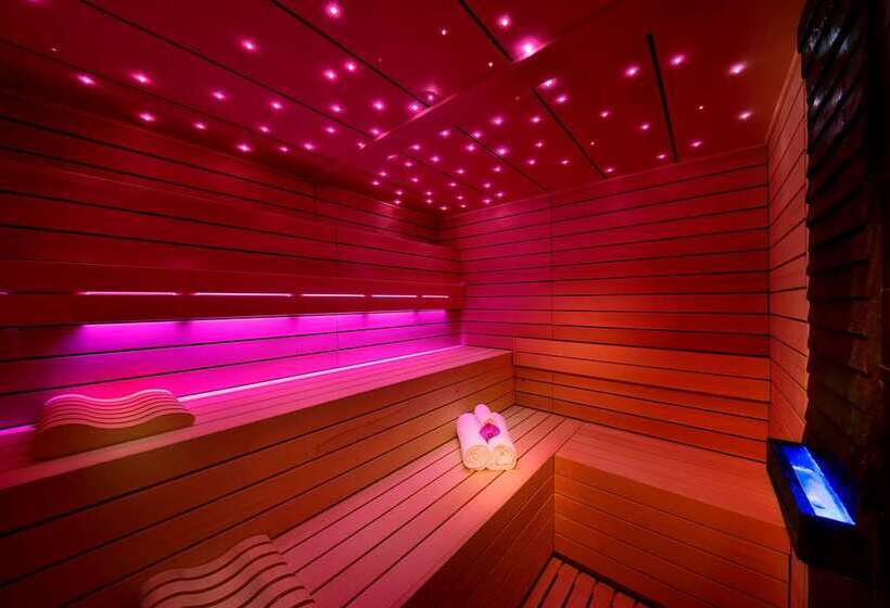 Alrayyan Hotel Doha, Curio Collection By Hilton