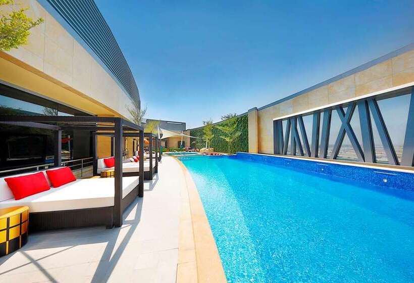 Alrayyan Hotel Doha, Curio Collection By Hilton