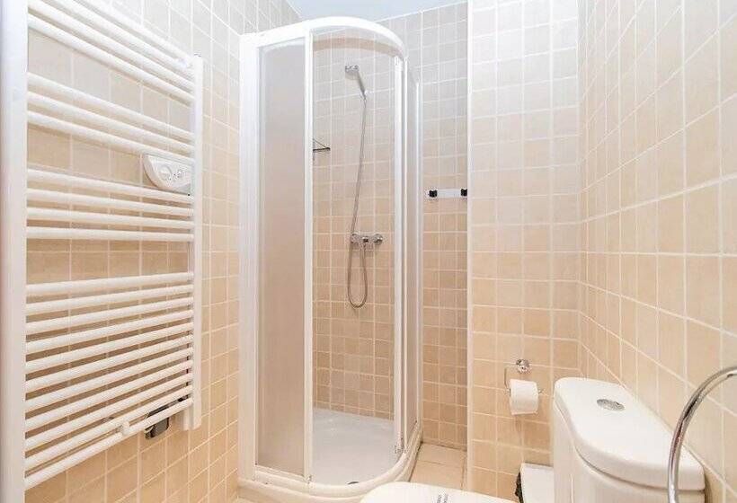 Apartamentos Araco 3000