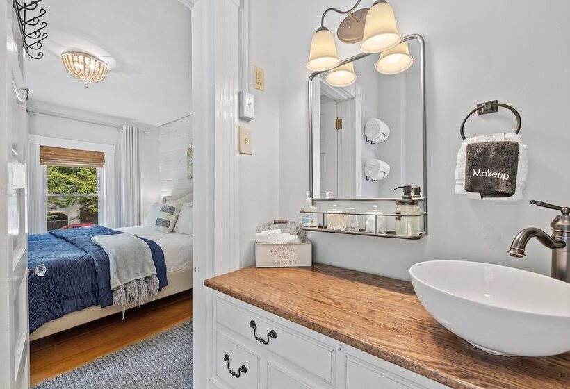 민박 Inn On Golden Pond