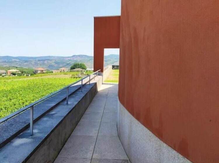 Casa Das Pipas / Quinta Do Portal