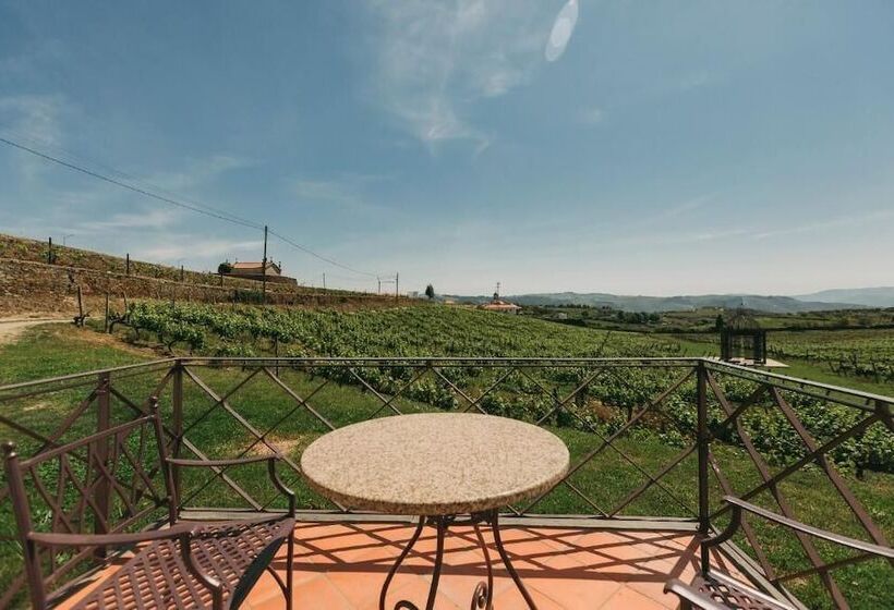 Casa Das Pipas / Quinta Do Portal