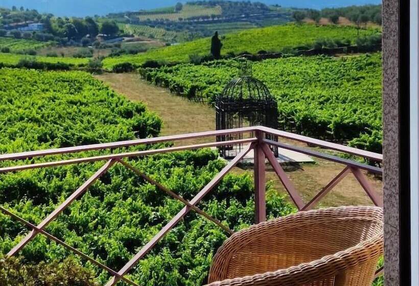 Casa Das Pipas / Quinta Do Portal