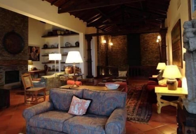 Casa Das Pipas / Quinta Do Portal