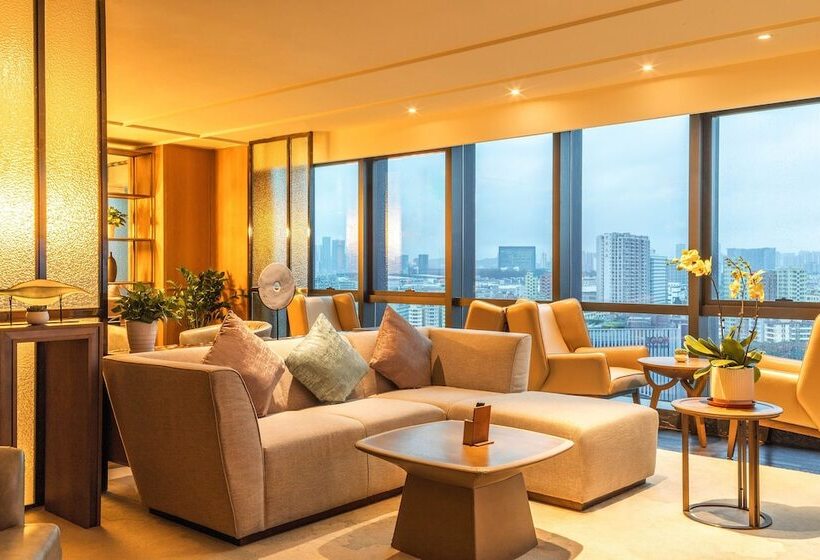 Doubletree By Hilton Hotel Shenzhen Longhua