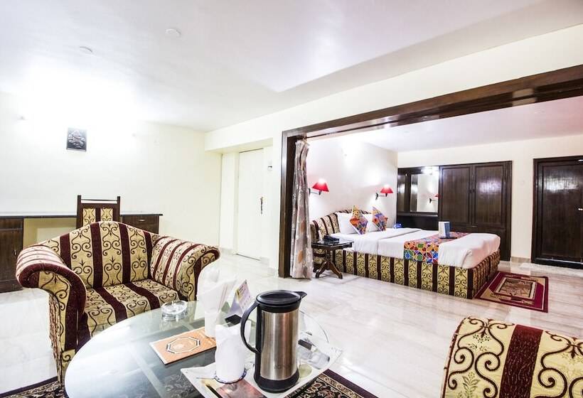 Fabhotel Mayfair Inn