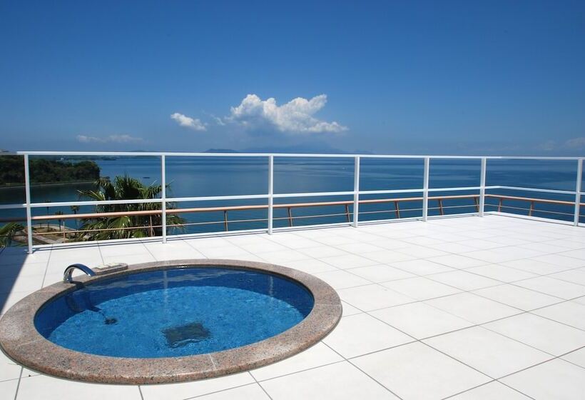 Отель Alegria Gardens Amakusa Vacation Stay 40454v