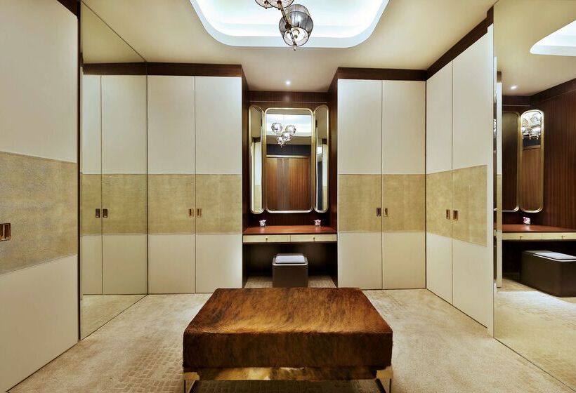 Alrayyan Hotel Doha, Curio Collection By Hilton