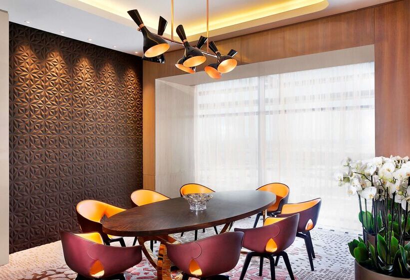 Alrayyan Hotel Doha, Curio Collection By Hilton