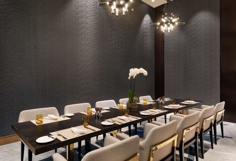 Alrayyan Hotel Doha, Curio Collection By Hilton