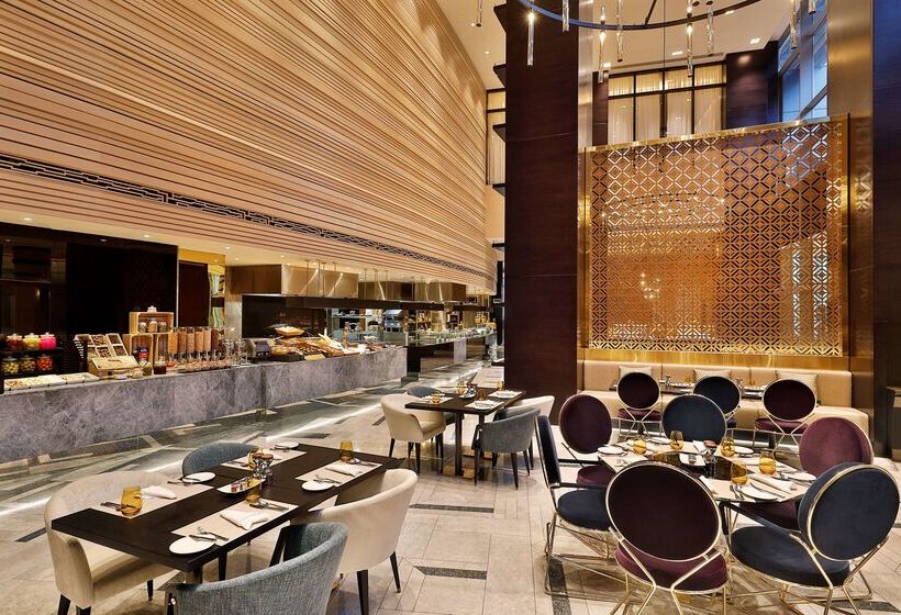 Alrayyan Hotel Doha, Curio Collection By Hilton